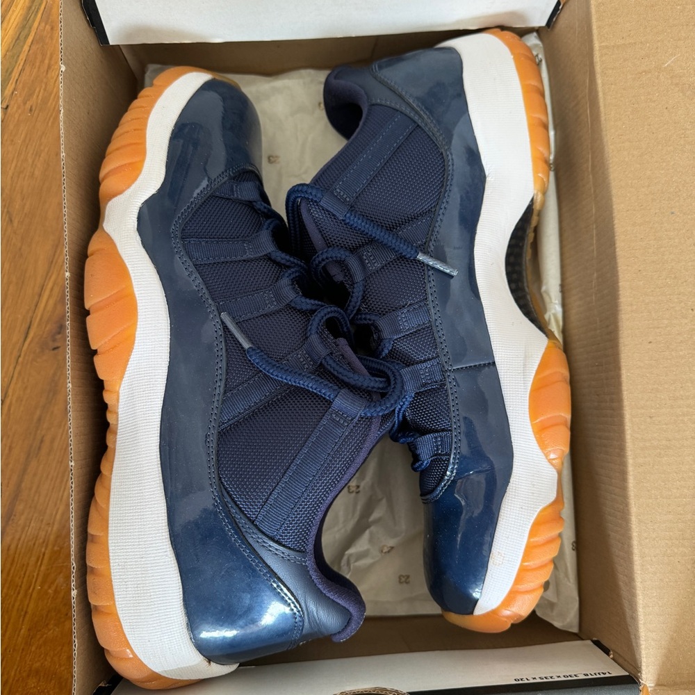 Jordan 11 Retro Low “Navy Gum”
